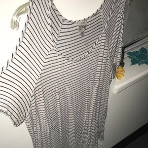 COMO Vintage Cold Shoulder Tee
